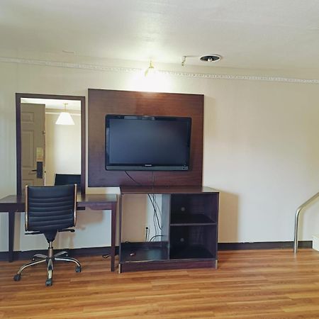Travelers Inn By Oyo Wichita Falls Bagian luar foto