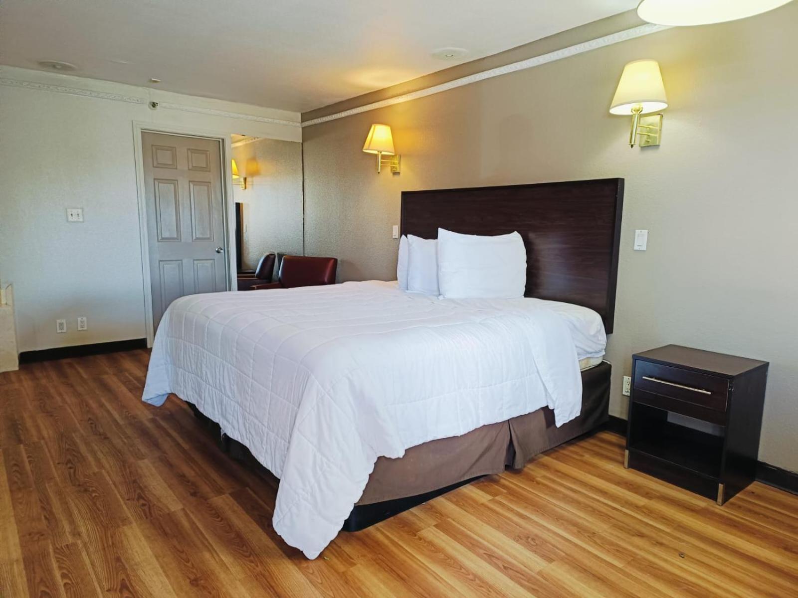 Travelers Inn By Oyo Wichita Falls Bagian luar foto