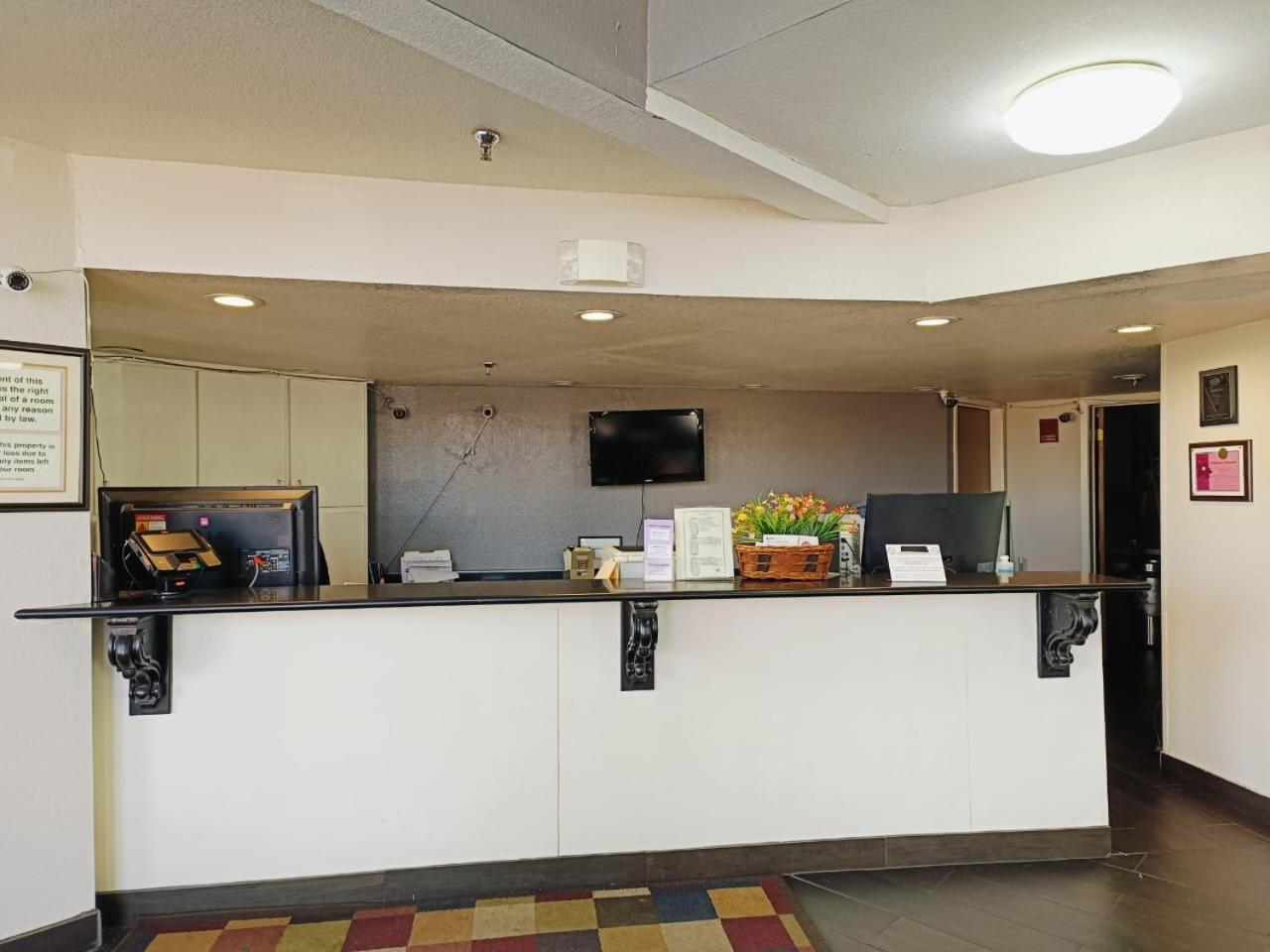 Travelers Inn By Oyo Wichita Falls Bagian luar foto