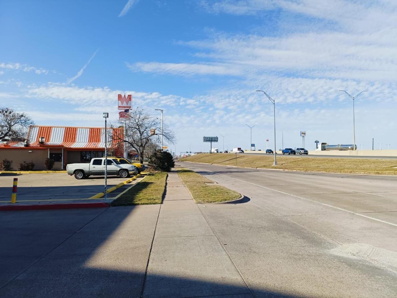 Travelers Inn By Oyo Wichita Falls Bagian luar foto
