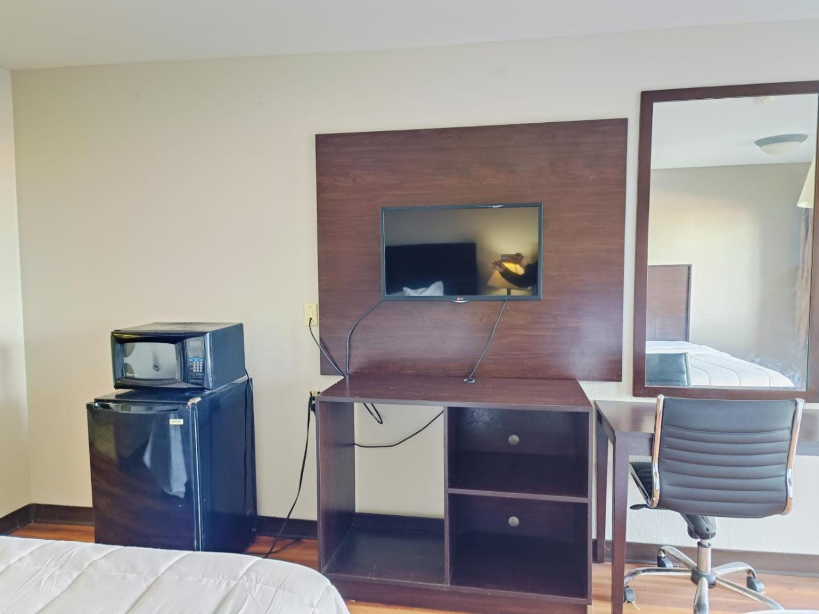 Travelers Inn By Oyo Wichita Falls Bagian luar foto