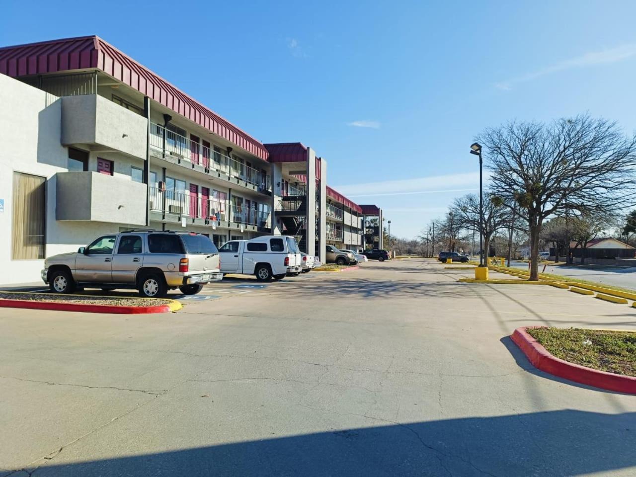 Travelers Inn By Oyo Wichita Falls Bagian luar foto
