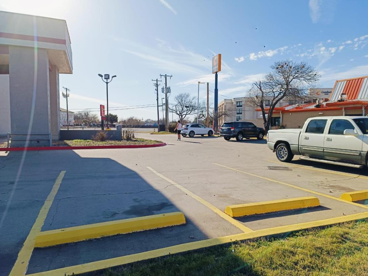 Travelers Inn By Oyo Wichita Falls Bagian luar foto