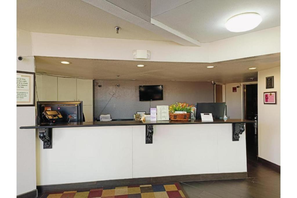 Travelers Inn By Oyo Wichita Falls Bagian luar foto