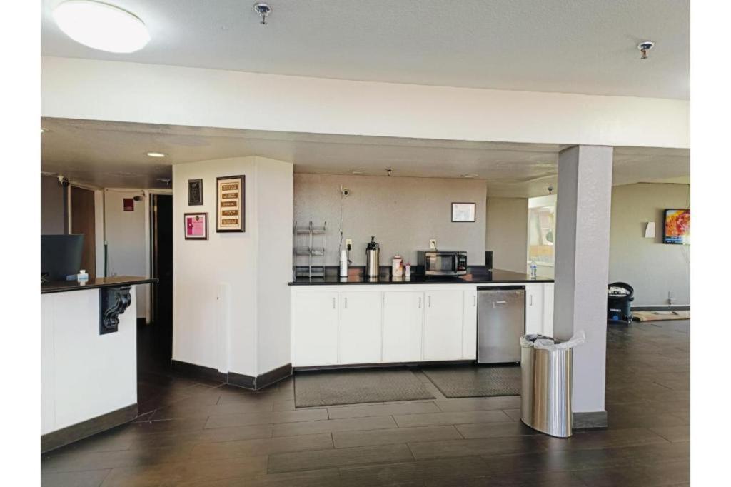 Travelers Inn By Oyo Wichita Falls Bagian luar foto