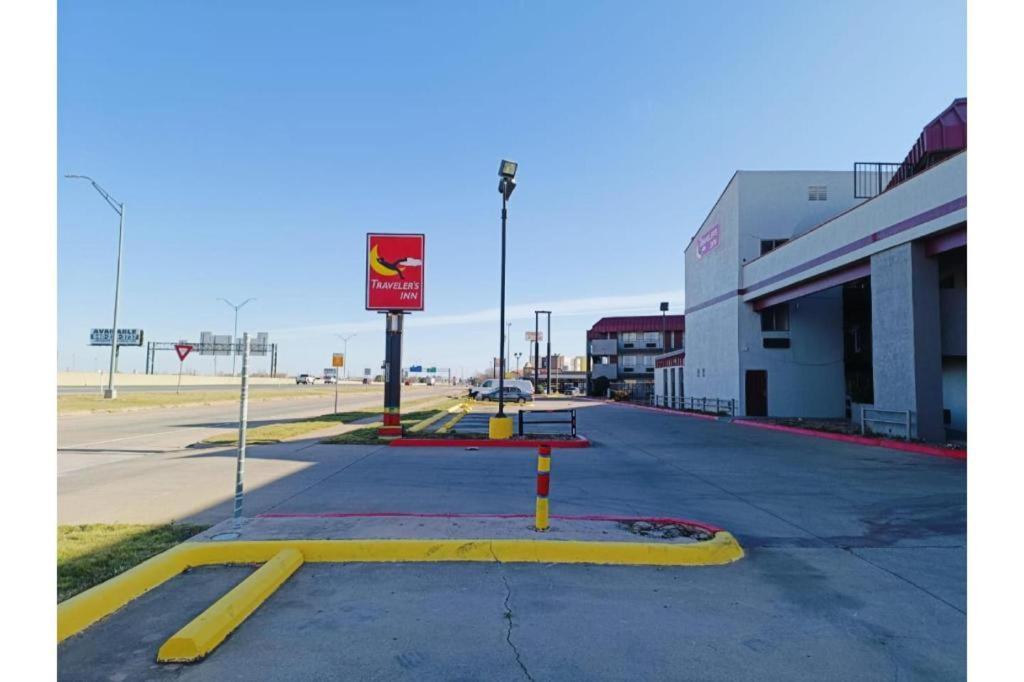 Travelers Inn By Oyo Wichita Falls Bagian luar foto